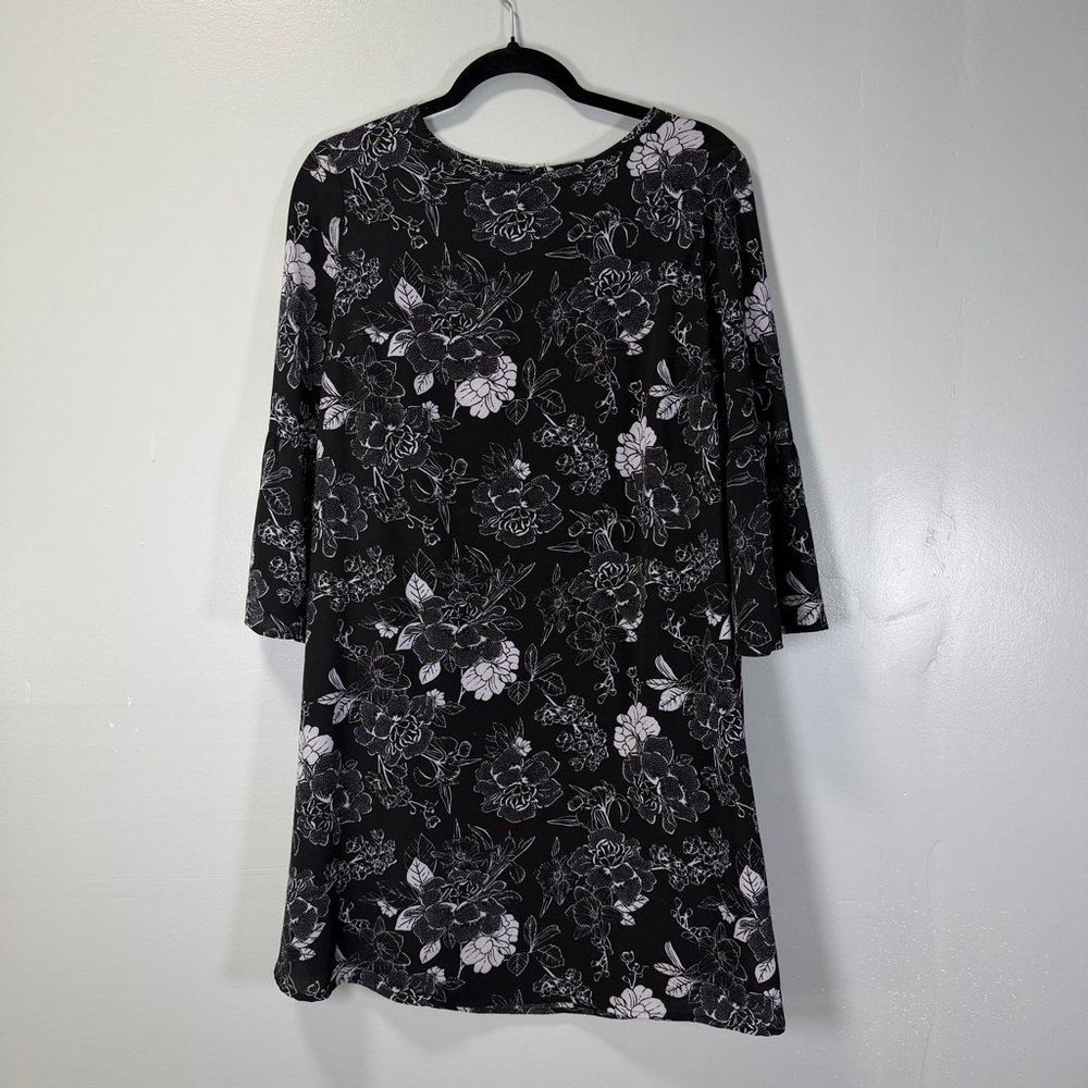 Isabel‎ Maternity Black and White Floral Shift Dress Bell Sleeves